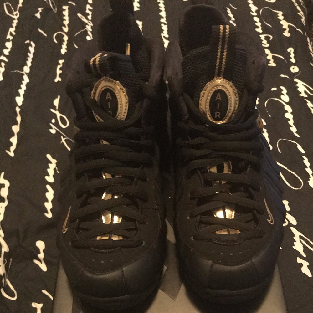 Black/metallic gold Foamposites